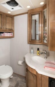 10_midlavy_NAV38K_Canvas_Bourbon_MY22_0267