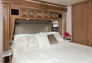 11_masterbed_NAV38K_Canvas_Bourbon_MY22_0290