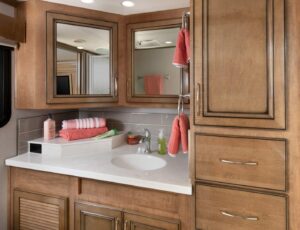12_masterlavy_NAV38K_Canvas_Bourbon_MY22_400