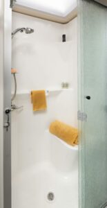 13_shower_Naut34RX_canvas_bourbonMY22_6459