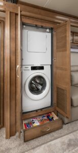 15_wash_dryer_NAV38K_Canvas_Bourbon_MY22_0325