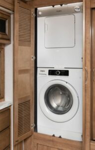 16_wash_dry_Naut34RX_canvas_bourbonMY22_6549