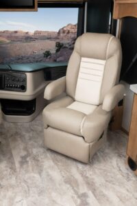 17_passengerSEAT_NAV38K_Canvas_Bourbon_MY22_474closed