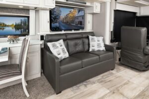 5_sofa_TV_Endeavor38W_Savan_Fossil_MY22_8623
