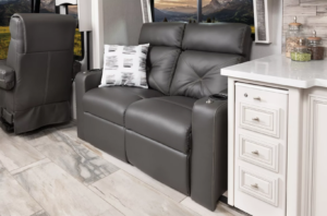 6_theatreseat_Armada40M_Savannah_SummitAsh_8223inMY22