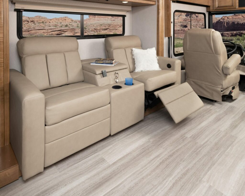 7_theatreseat_Naut34RX_canvas_bourbonMY22_6137open