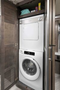 9_wash_dry_Invicta33HB_capri_WW_MY22_5042