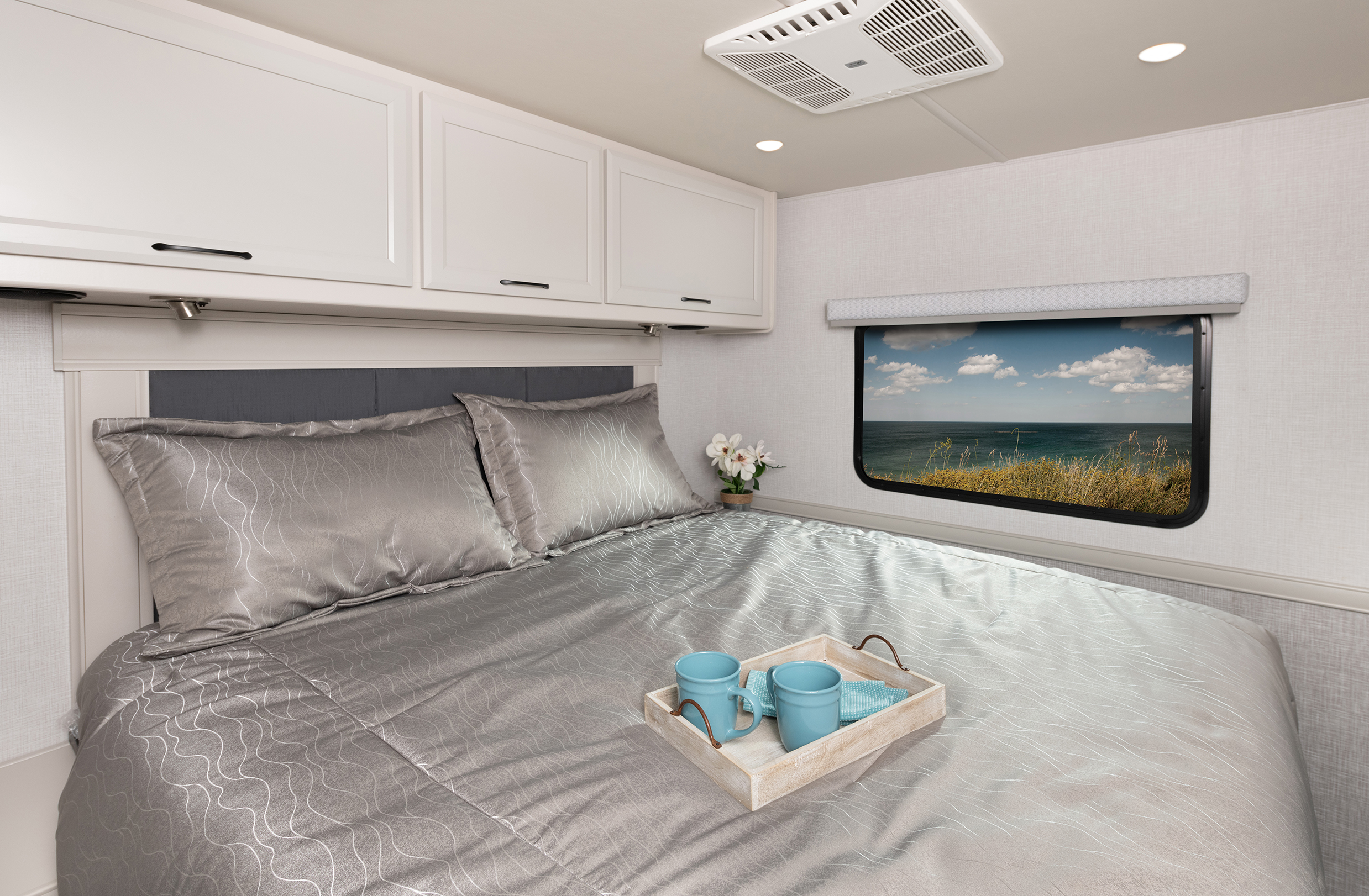 2025 Admiral 29M - Holiday Rambler